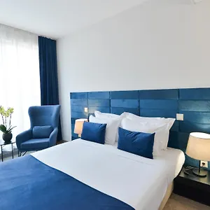 Western Art Plaza Hotel